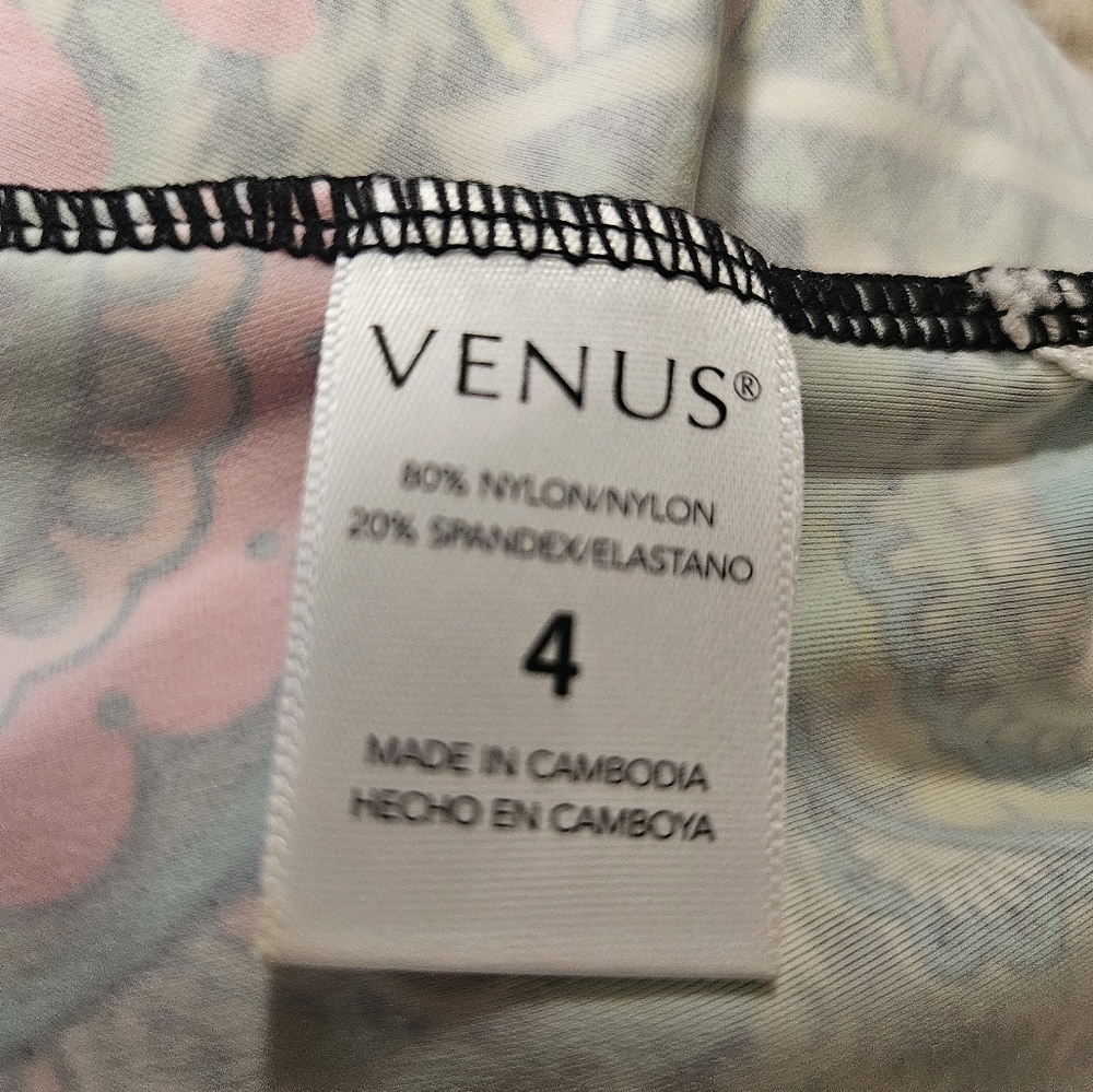 VENUS Vibrant Patterned Tankini - Picture 15 of 15